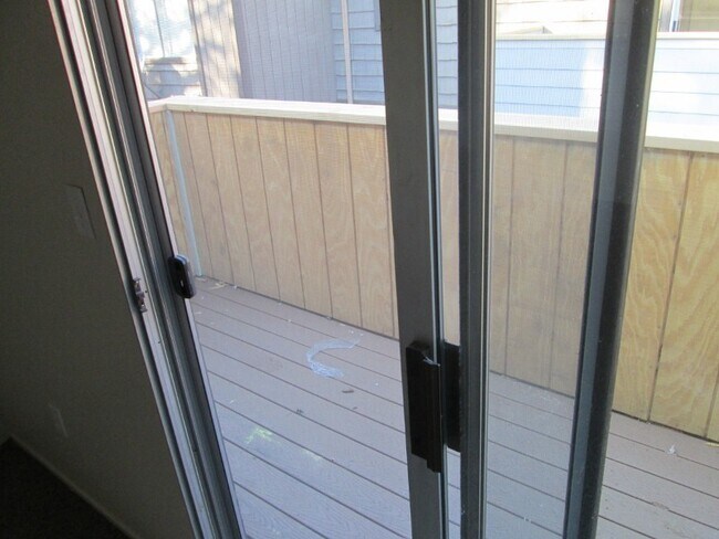 Building Photo - 4 Klondike Ct