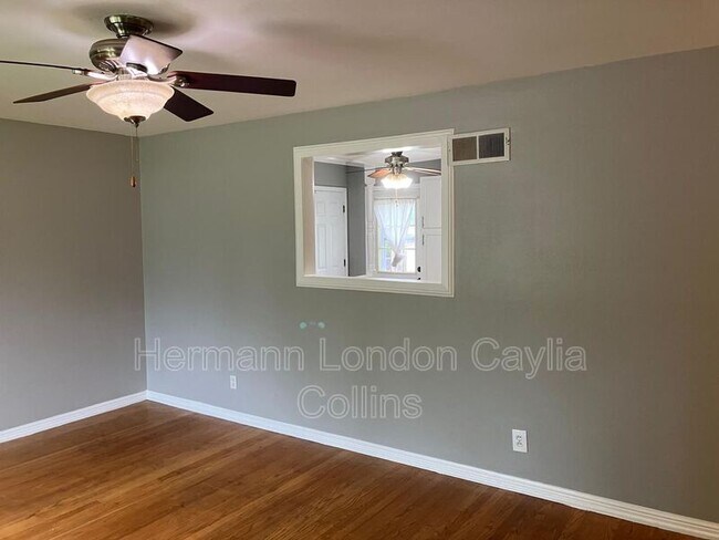 Building Photo - 225 Florisota Dr