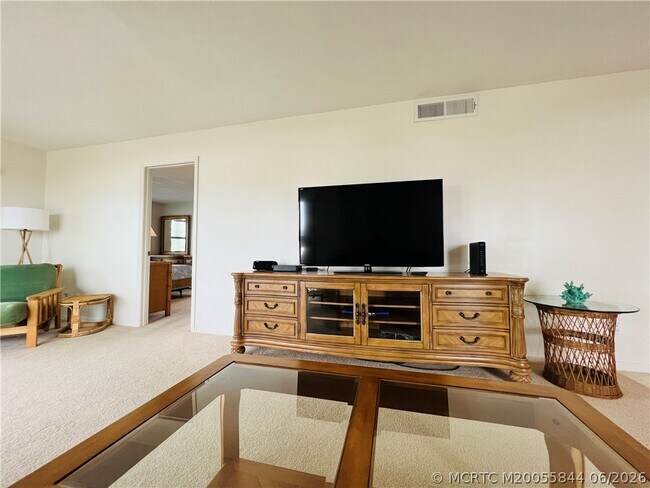 Building Photo - 10044 S Ocean Dr
