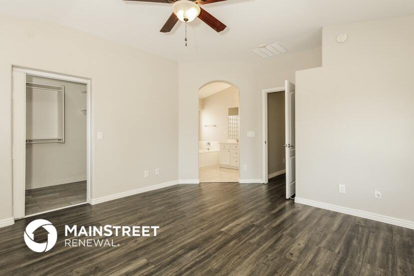Building Photo - 3224 S 92nd Dr