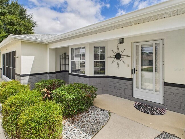 Building Photo - 9679 SW 99th Ave
