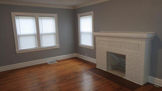 Building Photo - 1806 E 67th St