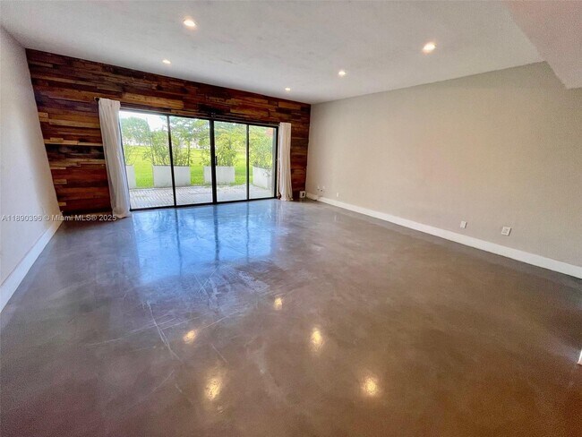 Building Photo - 9007 SW 62nd Terrace