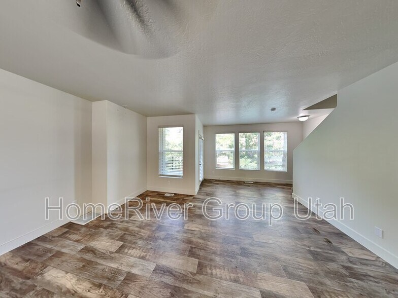 Building Photo - 713 Kirkbride Ave
