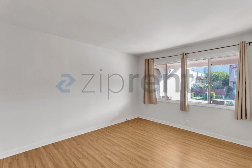 Building Photo - 1219 43rd Ave