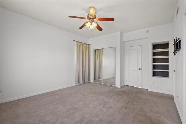 Building Photo - Spacious Open-Concept Summerlin Home with Balcony, Fireplace & Ensuite Bedrooms