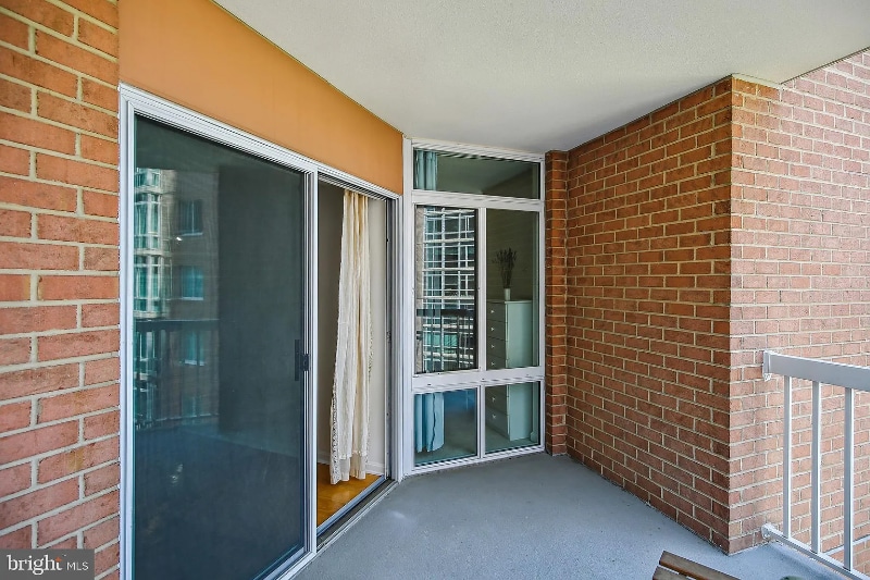 Building Photo - 3101 N Hampton Dr