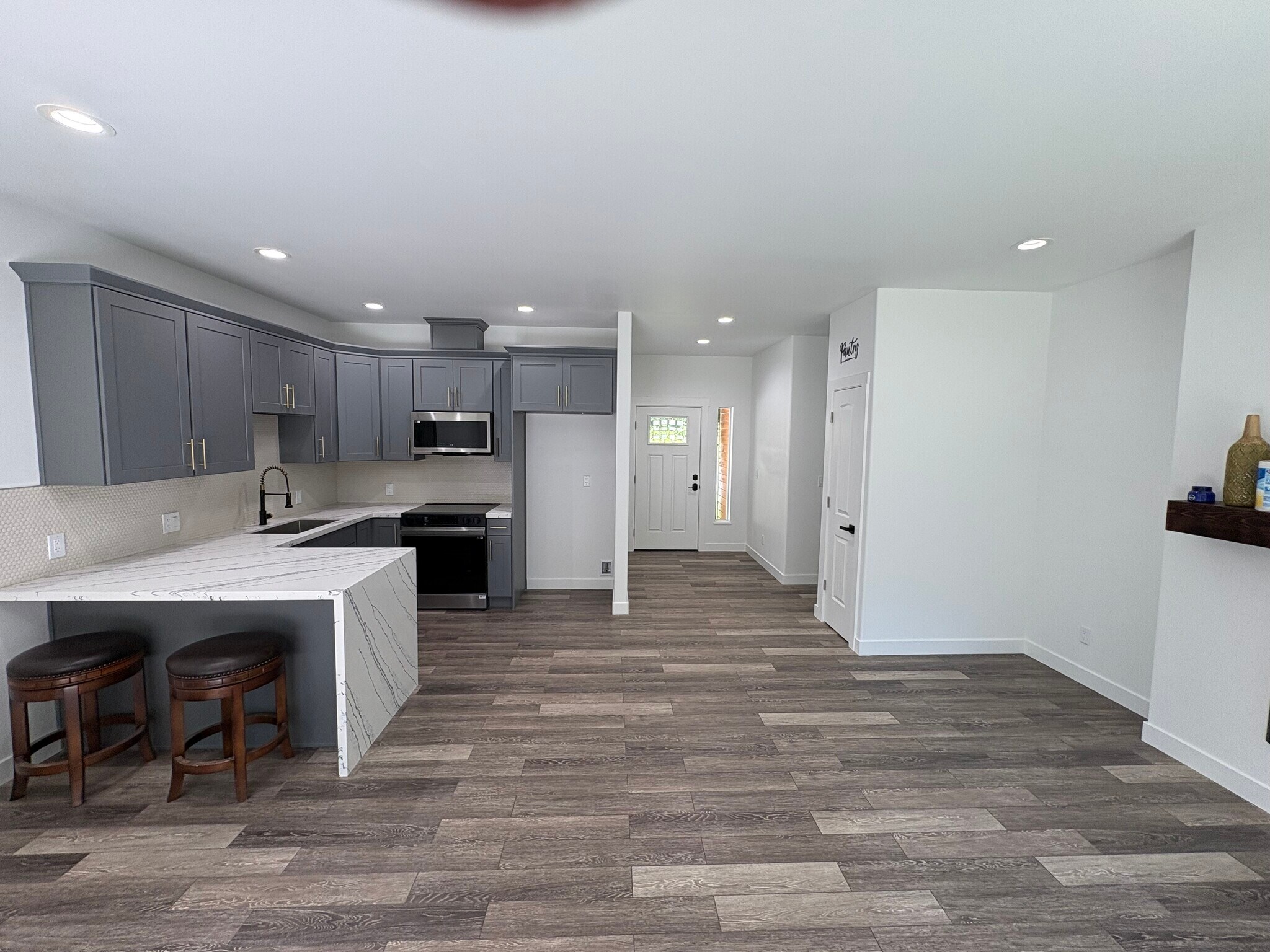 Building Photo - 3019 Hemlock Way