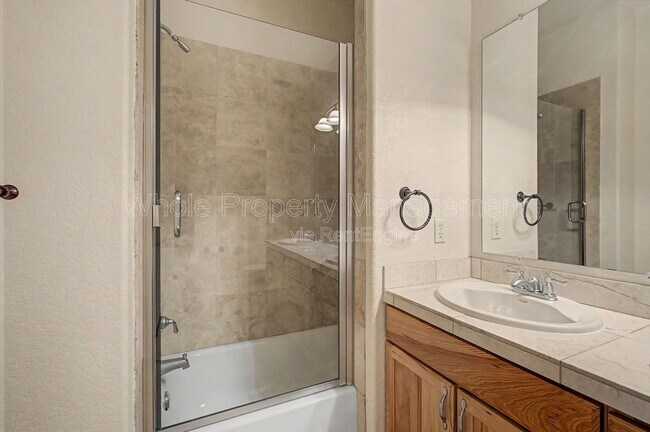 Building Photo - 133 Galapago St