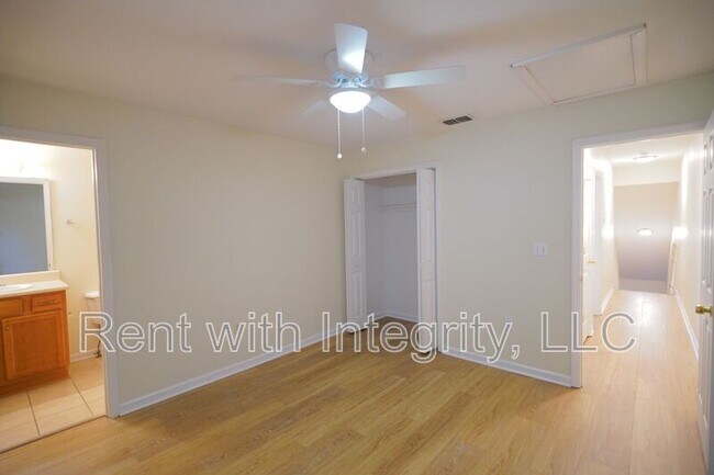 Building Photo - 4434 Gearhart Rd