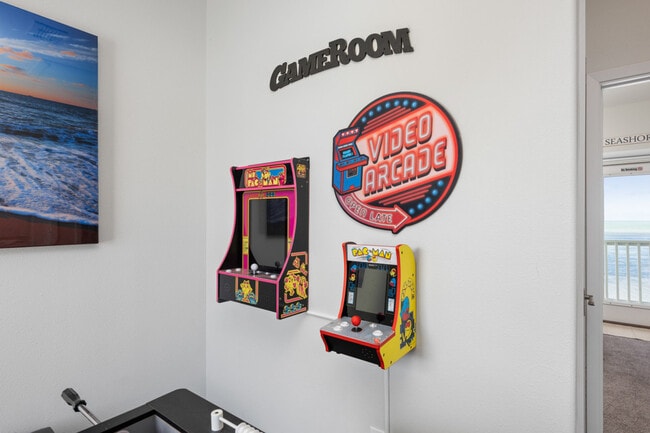 Building Photo - 106 Las Joyas Blvd