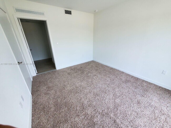 Building Photo - 14573 SW 261st Terrace