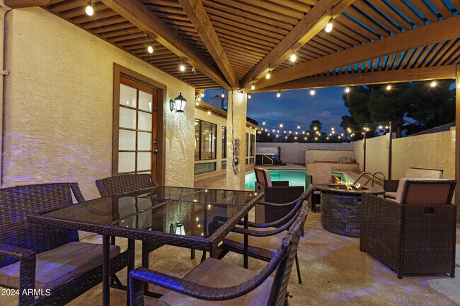 Building Photo - 5431 W Cochise Dr