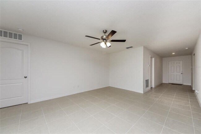 Building Photo - 1467 Swan Lake Cir