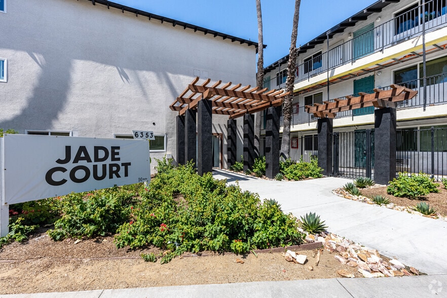 Entrance - The Jade
