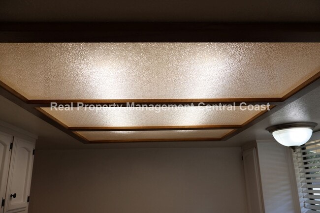 Building Photo - LEASE PENDING - Spacious San Luis Obispo C...