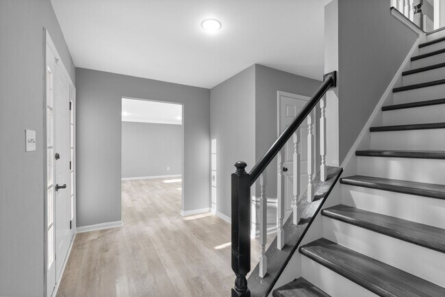 Building Photo - 1917 Grove Point Ct