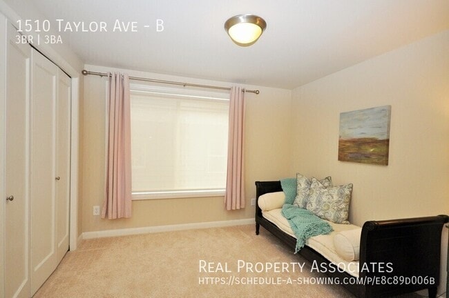 Building Photo - 1510 Taylor Ave N