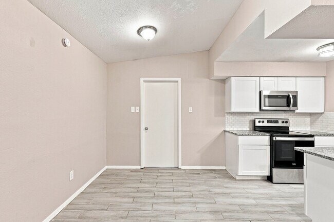 Building Photo - 4BR/2.0BA Single Family - Garland
