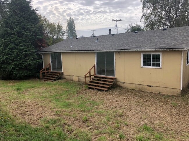 Building Photo - 3-bedroom 1 bath House
