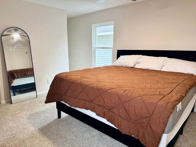 Building Photo - Gorgeous Single Family 4 bedroom furnished rental in Green Run