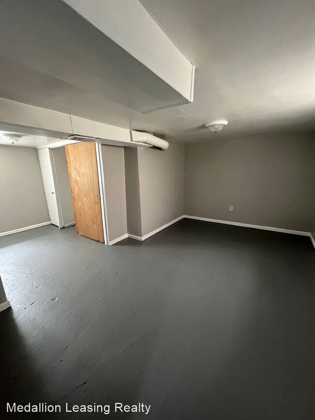 Building Photo - 4 br, 2 bath House - 9815 S Throop St