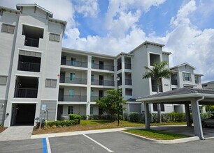 Building Photo - Annual UNFURNISHED or FURNISHED for your convenience: 2 Bedroom 2 Bathroom 2nd Floor Elevator acc...