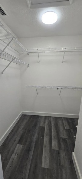 Building Photo - 5329 Kasper St