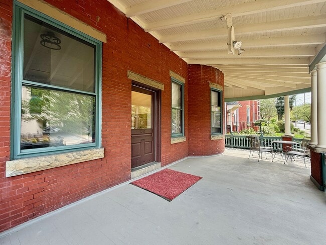 Building Photo - 1610 N Broom St