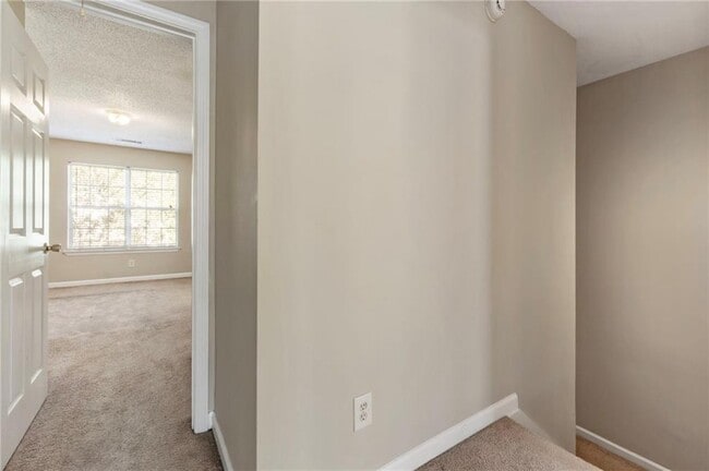 Building Photo - 6750 Sunset Hills Blvd