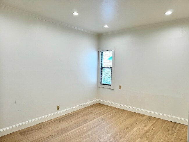 Building Photo - 2626 Moraga St