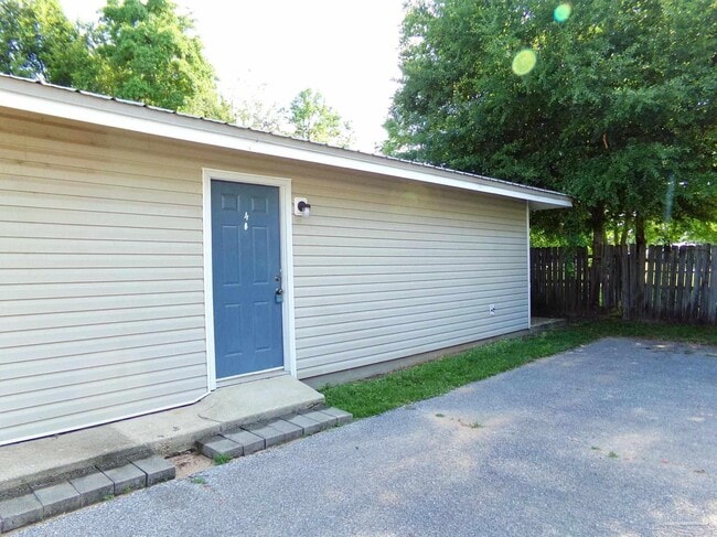 Primary Photo - 4964 W Spencer Field Rd
