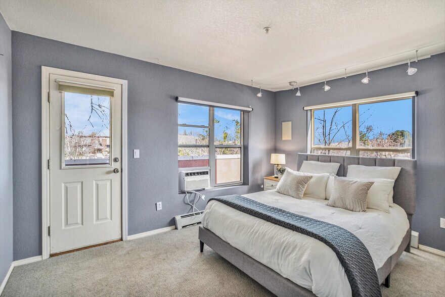 Building Photo - 2610 Iris Ave