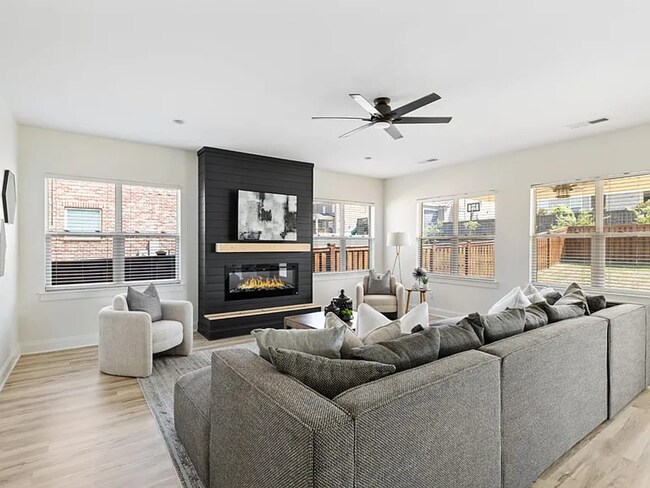Building Photo - Fabulous 5BR Home in Thompsons Station