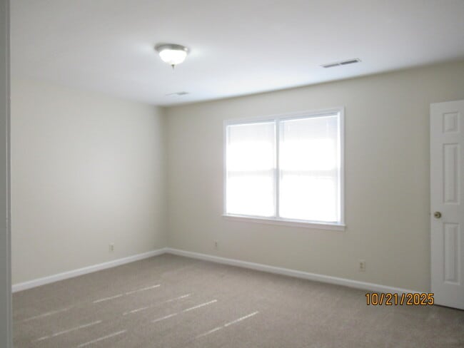 Building Photo - 22 Hackberry Ct