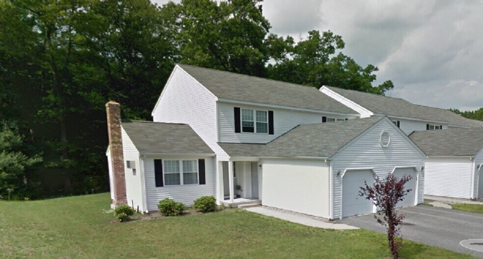 Building Photo - 61 Hilltop Dr