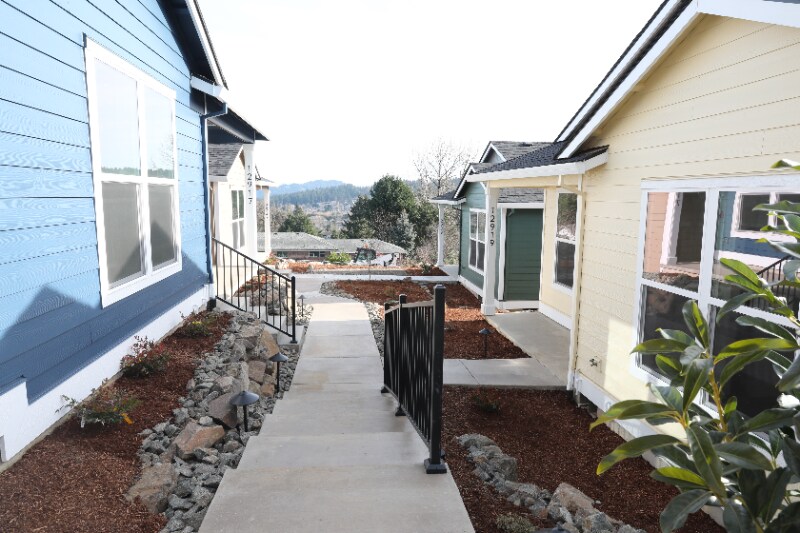 Building Photo - 12927 SE Ridgecrest Rd