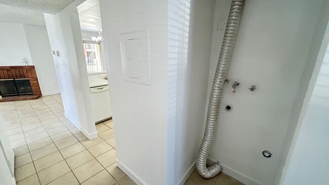 Building Photo - 2Bd Apartment Available For Rent