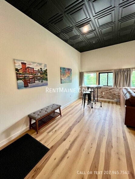 Building Photo - 113 N Lancey St