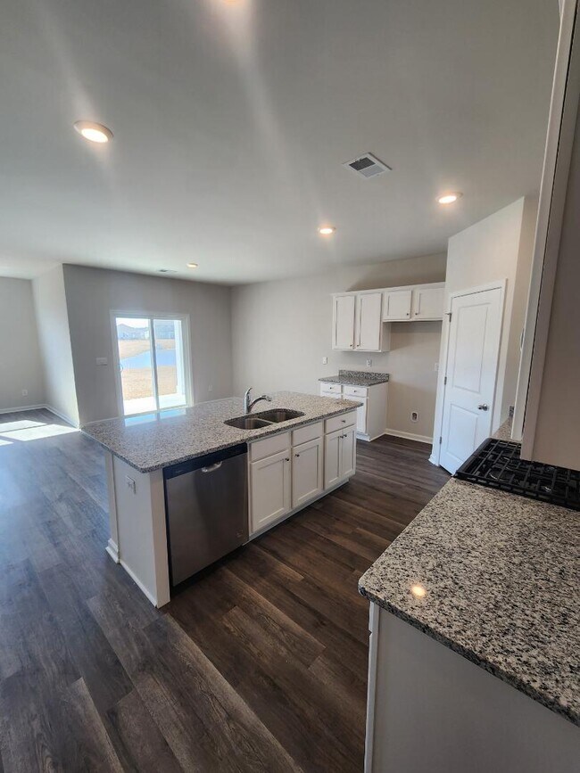 Building Photo - 227 Londonshire Dr