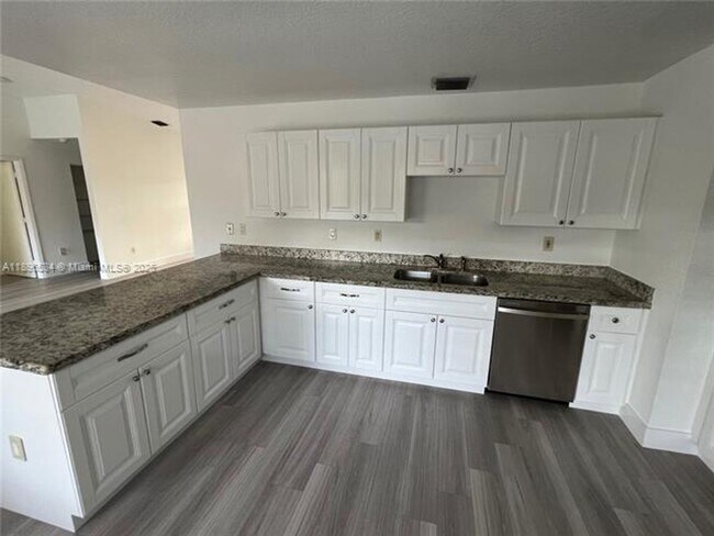 Building Photo - 15434 SW 168th Terrace