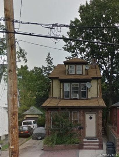 Primary Photo - 140-99 Burden Crescent