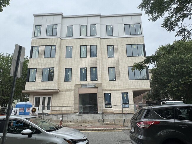 Building Photo - 300 Franklin St