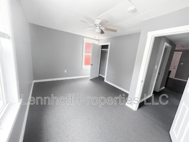 Building Photo - 142 Jewett St