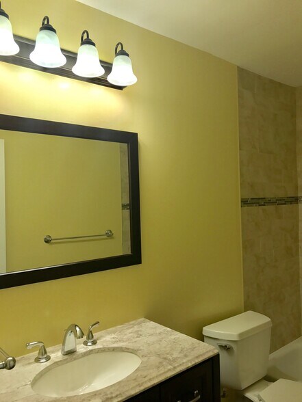 Full bath - 1401 Whitpain Hls