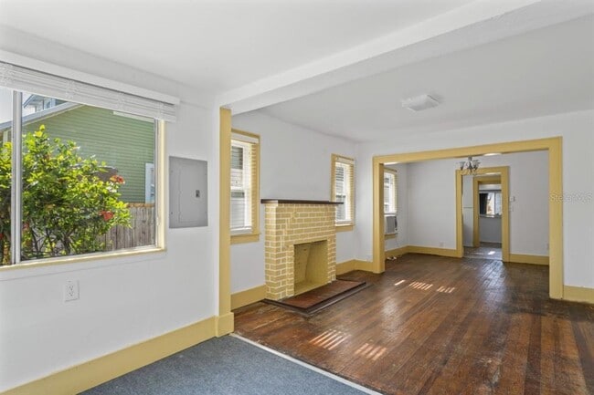 Building Photo - 403 Princess St