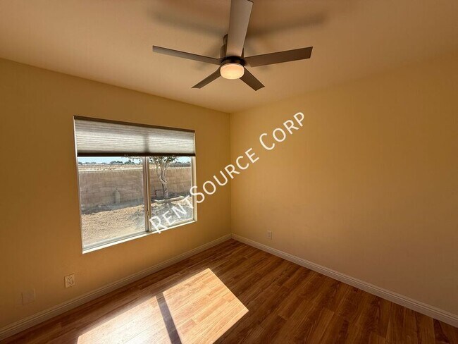 Building Photo - 2501 Summerchase Ave