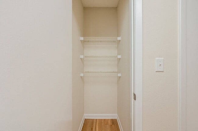 Building Photo - Cozy Duplex in the Heart of Niceville!