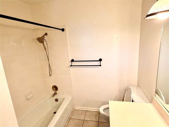 Building Photo - 9518 Topridge Dr