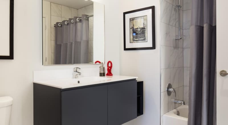 Building Photo - 802 N LaSalle St